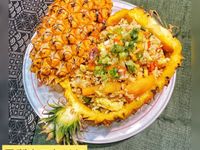 霸氣鳳梨盅四色炒飯