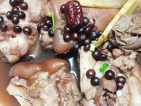 黃小姐的桑黃x黑豆樹豆清燉豬腳湯