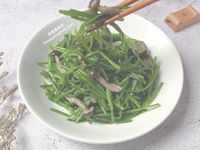 減脂菜單-鴻喜菇炒水蓮約106kcal