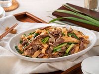 乾炒牛肉粄條【李錦記甘甜滷醬油】