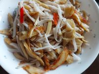 薑絲 炒 大腸 【素】