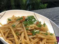 柚香醋溜土豆絲
