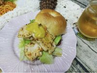 煉奶雞肉貝果堡