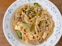 38🍱牛肉絲豆腐炒麵