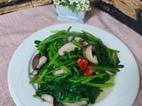 菠菜炒鮮香菇