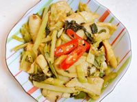 酸菜炒麵腸(五辛素)