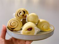 手作饅頭牛奶、蔓越梅、黑糖肉桂、起司