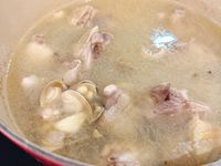 濃郁蒜頭蛤蜊雞湯