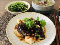 一人饗宴:紅油韭黃蟹肉餛飩海苔韭黃蟹肉卷
