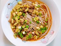 牛肉酸豆角餄餎麵