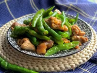糯米椒炒雞腿肉