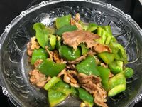 青椒炒梅花肉片/免醃肉五分鐘料理