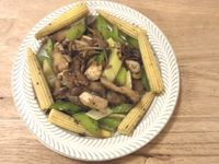 舞菇奶油雞肉炒西洋芹