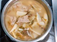 梅菜酸筍排骨湯