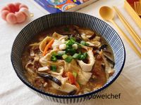 酸辣湯豆皮麵