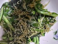 吻仔魚炒山蘇