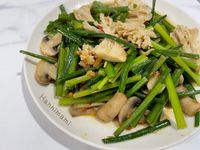 韭菜花炒菇菇