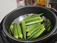 蒸秋葵
