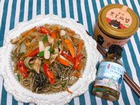 黑芝麻醬雞肉蔬菜炒麵