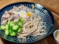 胡麻醬蕎麥冷麵 (配溫泉蛋＆嫩涮豬肉片)