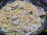 奶油雞胸肉義大利麵