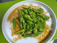 涼拌晚香玉筍