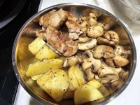 香煎馬鈴薯炒洋菇豬肉排