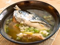 [Serena 上菜] 味噌薑絲鮭魚頭湯