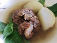 【烹飪】清燉牛肉－九層塔絕配的１０元香料湯頭！