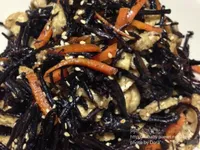 羊栖菜信田煮（ひじきの信田煮）