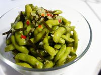 涼拌毛豆莢