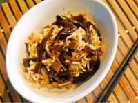 麻辣黑木耳撈麵