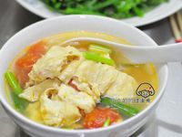 蕃茄豆包蔬菜湯