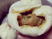 蔥肉包子