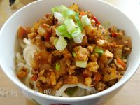【阿努巴兜么】炸醬麵