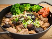 香菇雞煲仔飯