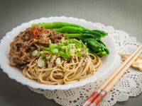 牛肉麻醬拌麵