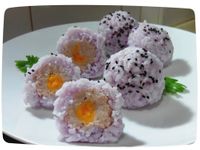 紫彩米蛋黃芋泥飯糰