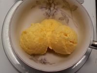 綿密口感、帶果粒的鮮芒果優格冰淇淋。