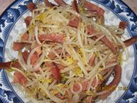 豆芽炒香腸
