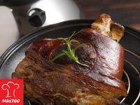 【摩堤_鑄鐵鍋料理】鮮美烤豬腳