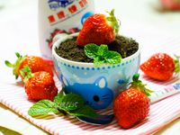 三分鐘微波草莓盆栽蛋糕[鷹牌煉奶]