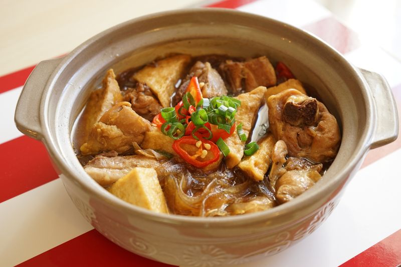 [一鍋到底料理]砂鍋油豆腐雞