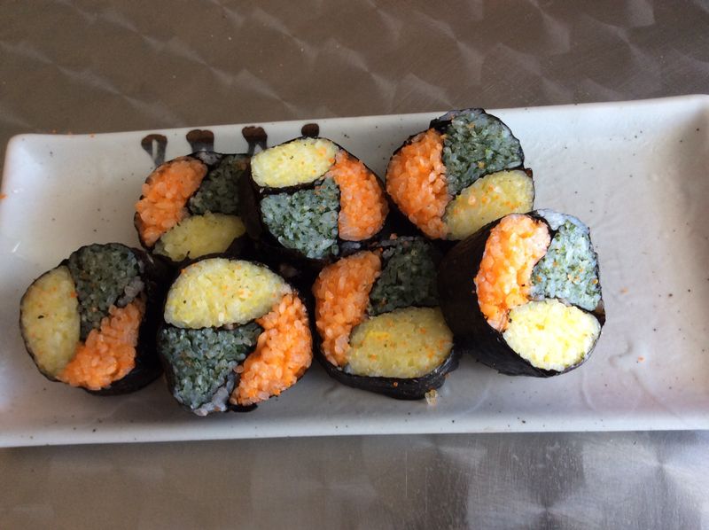 三色卷壽司