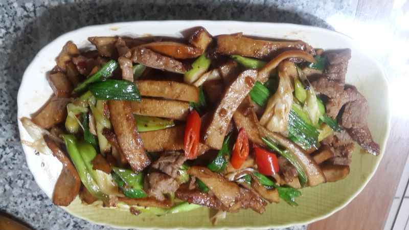 麻辣蒜苗豆干