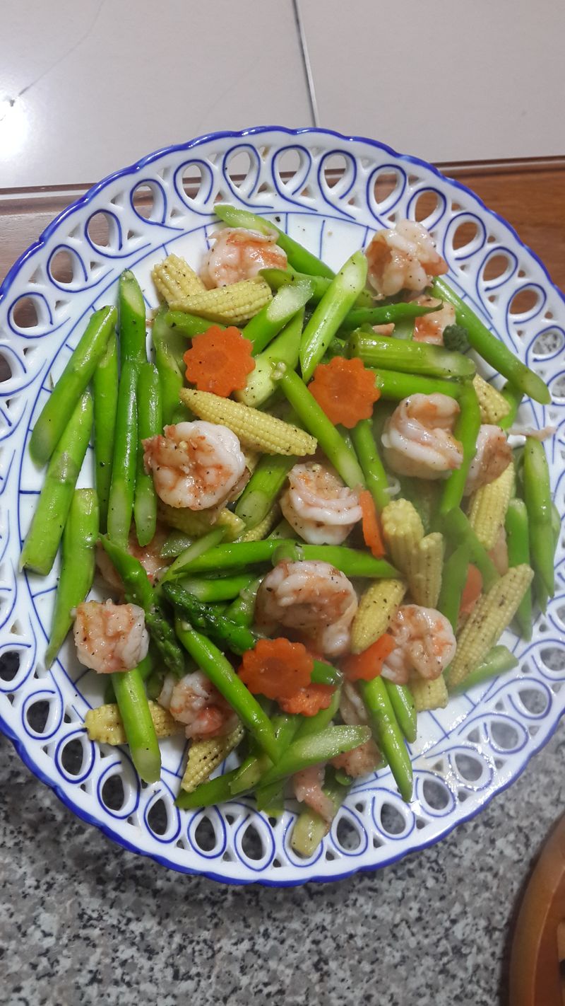 炒鮮蝦蘆筍