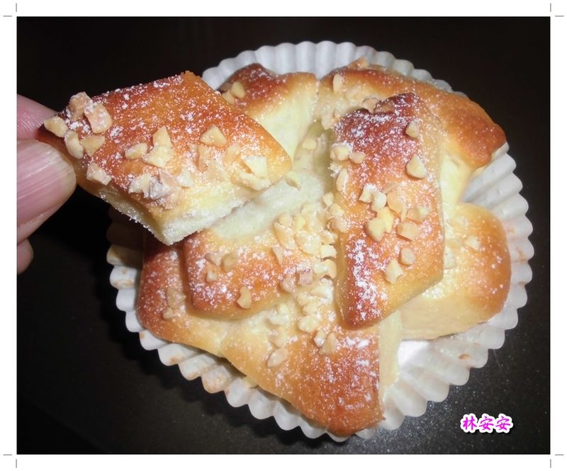 手撕香濃煉乳圓形烤杯麵包