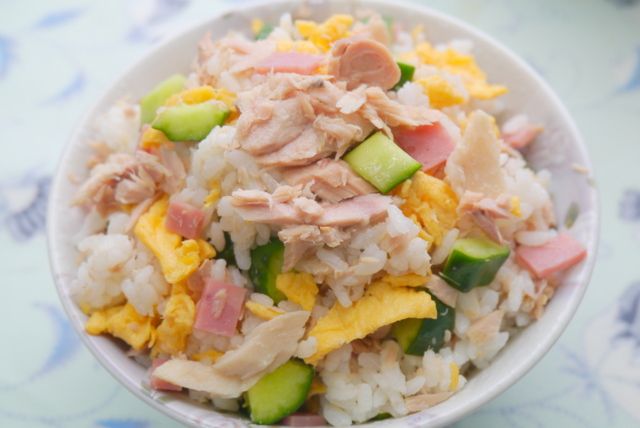 鮪魚拌飯