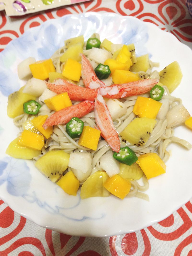 戀夏爽口料理:芒果優格水果涼麵