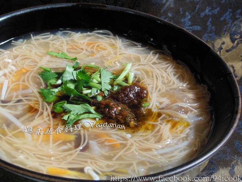 ♥憶柔蔬食♥菜價高漲煮什麼?~酸筍麵線羹